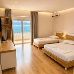 Apartment Sea Breeze *