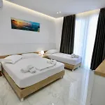 Sea Breeze * Sarandë