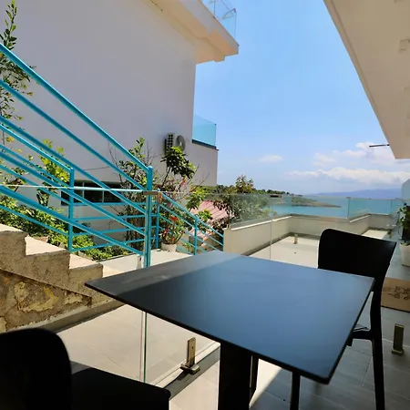 Sea Breeze * Sarandë