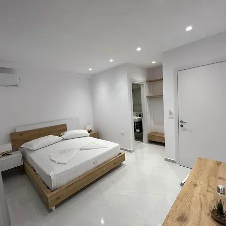 Sea Breeze Apartment *