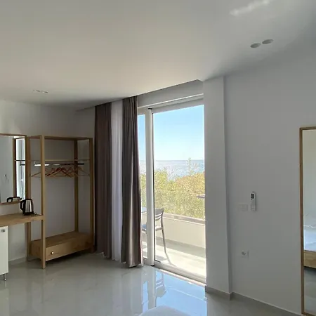 Apartment Sea Breeze