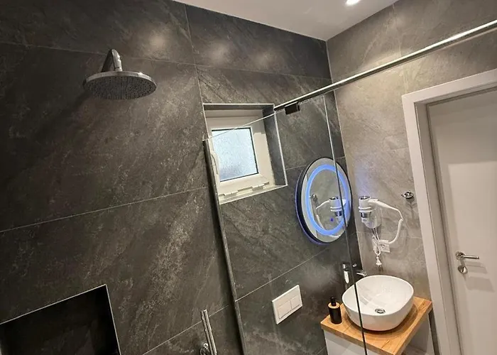 Sea Breeze * Sarandë